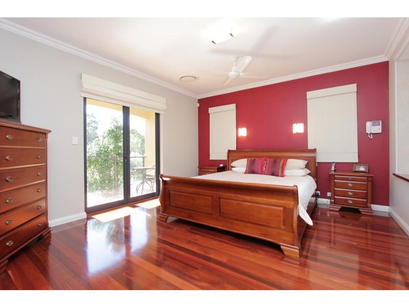 6 Hogg Avenue, Salter Point WA 6152