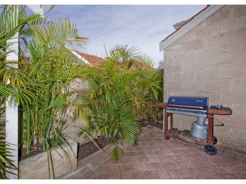 4/15 Renwick Street, South Perth WA 6151