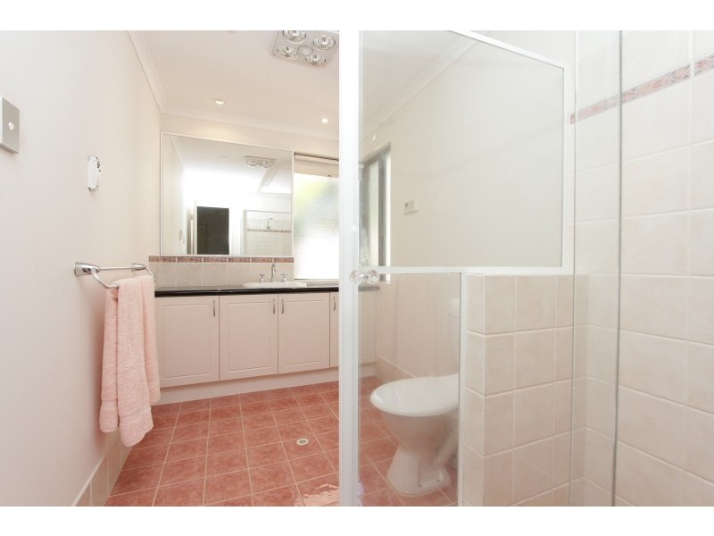 11 Hogg Avenue, Salter Point WA 6152