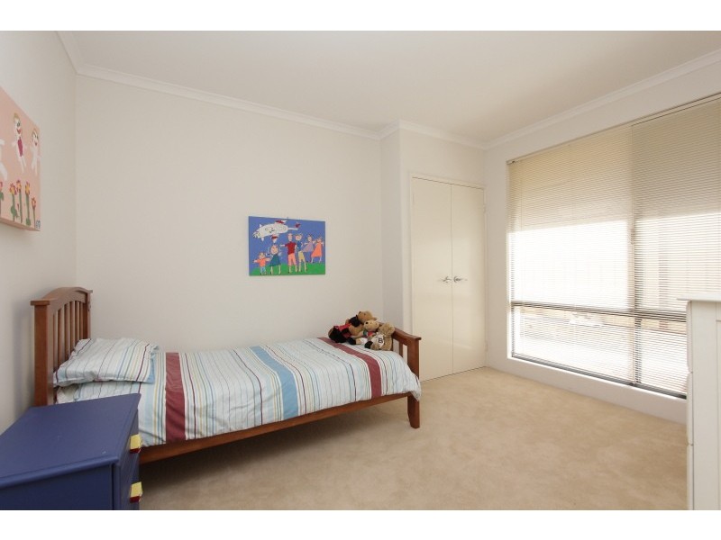 11 Hogg Avenue, Salter Point WA 6152