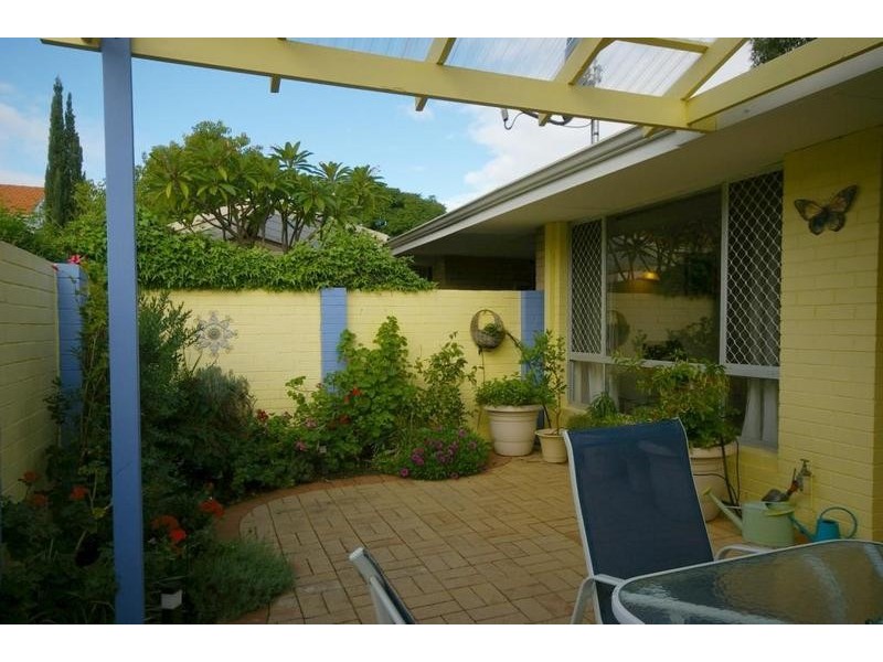 19D Park Street, Como WA 6152