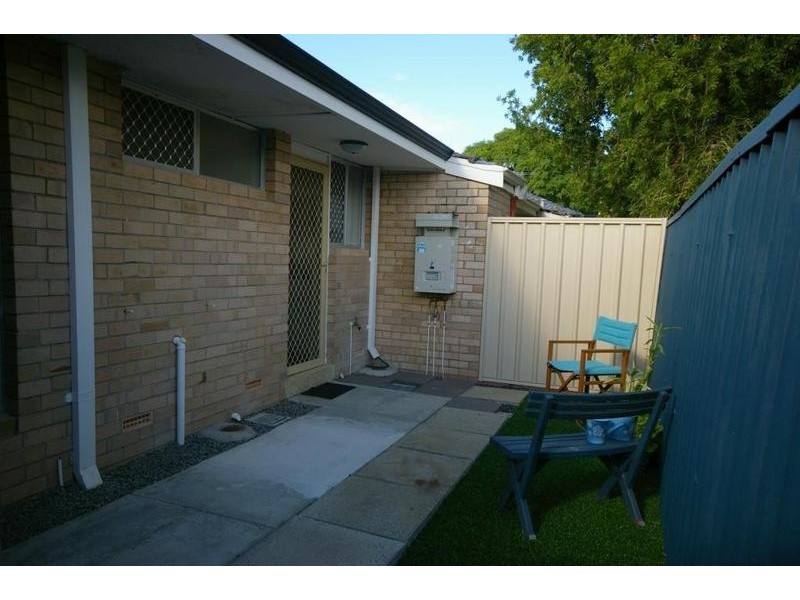 19D Park Street, Como WA 6152