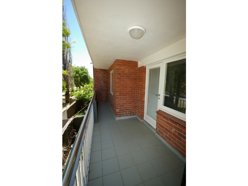 6/106 McDonald Street, Como WA 6152