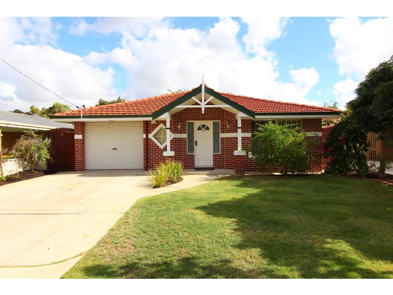 15 Galaxy Way, Carlisle WA 6101