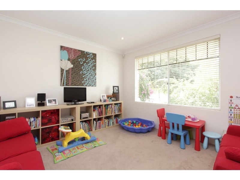 15 Galaxy Way, Carlisle WA 6101
