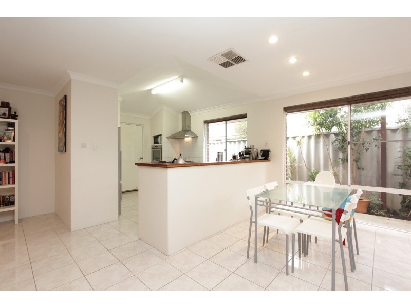 15 Galaxy Way, Carlisle WA 6101