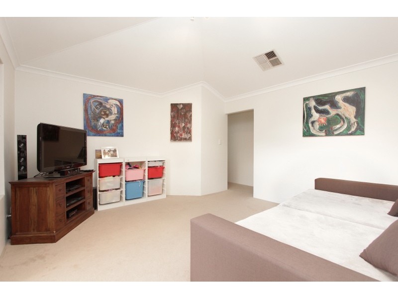 15 Galaxy Way, Carlisle WA 6101