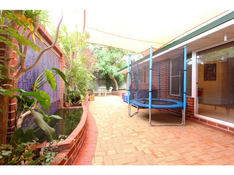 15 Galaxy Way, Carlisle WA 6101