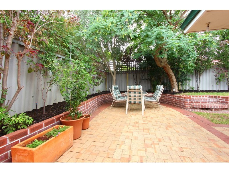 15 Galaxy Way, Carlisle WA 6101