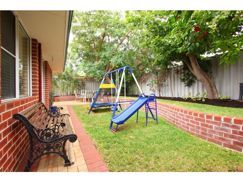 15 Galaxy Way, Carlisle WA 6101