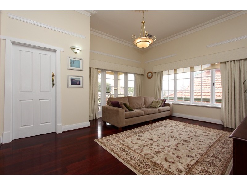 66 Leonard Street, Victoria Park WA 6100