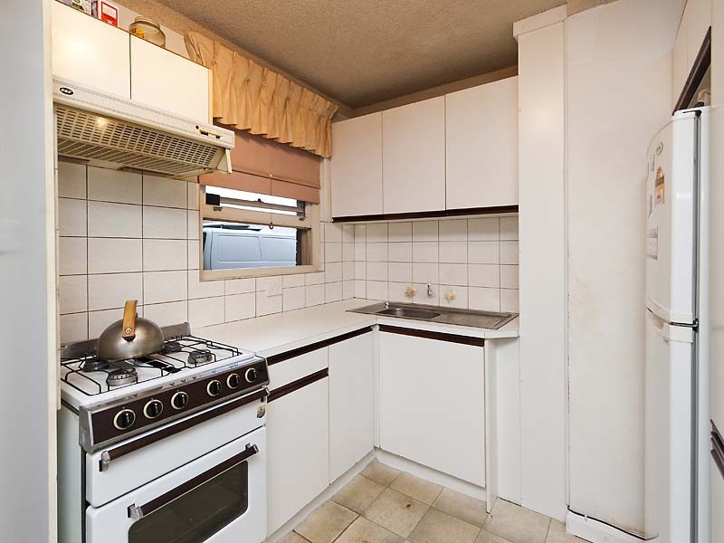 2/3 BOWMAN, South Perth WA 6151