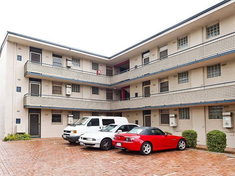 2/3 BOWMAN, South Perth WA 6151