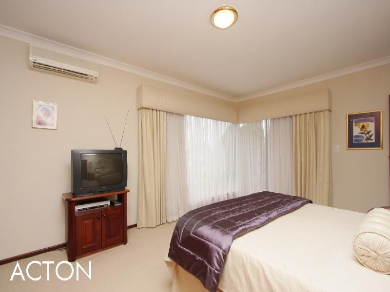 18 Rookwood Street, Mount Pleasant WA 6153