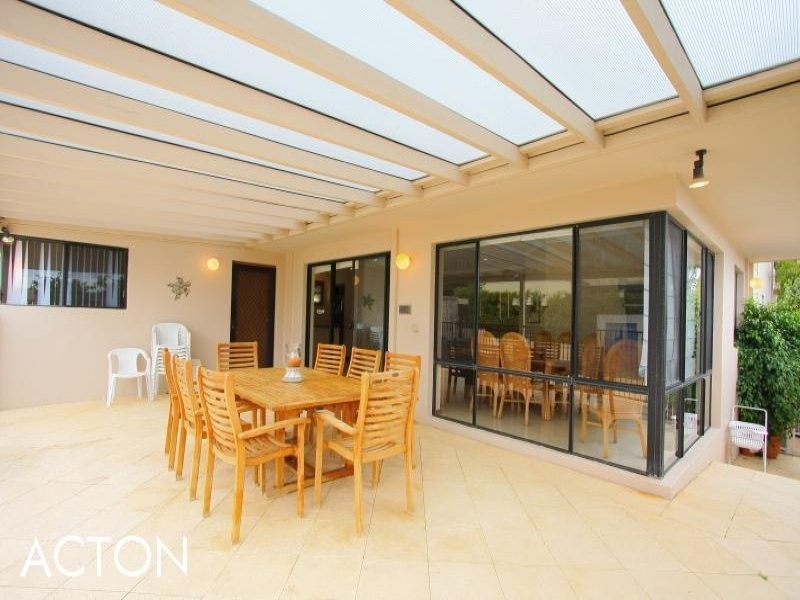 18 Rookwood Street, Mount Pleasant WA 6153