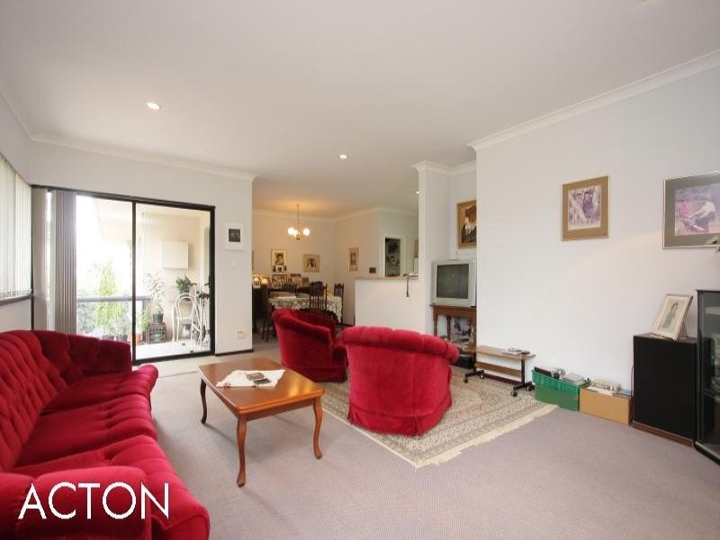 18 Rookwood Street, Mount Pleasant WA 6153