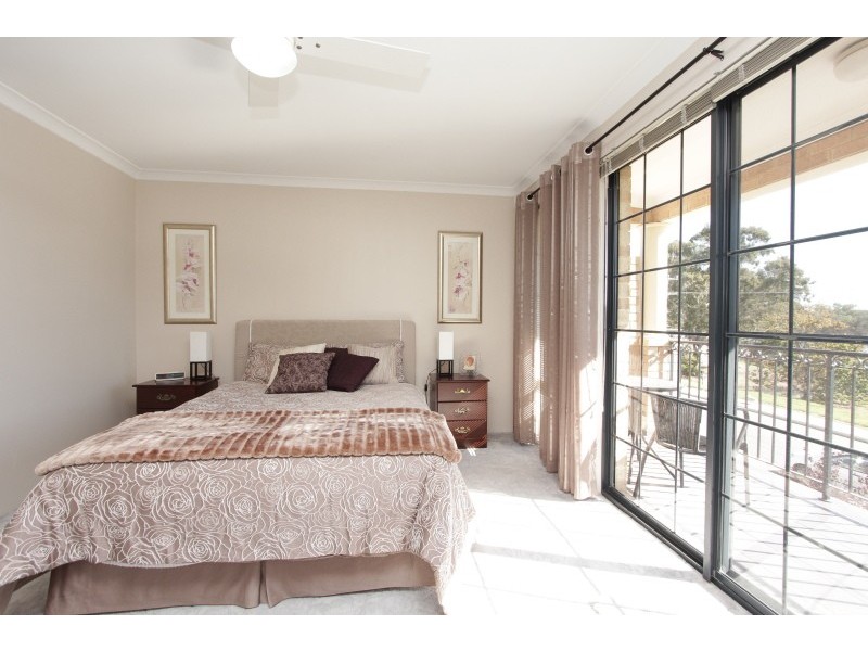8 Waterview Parade, Ascot WA 6104