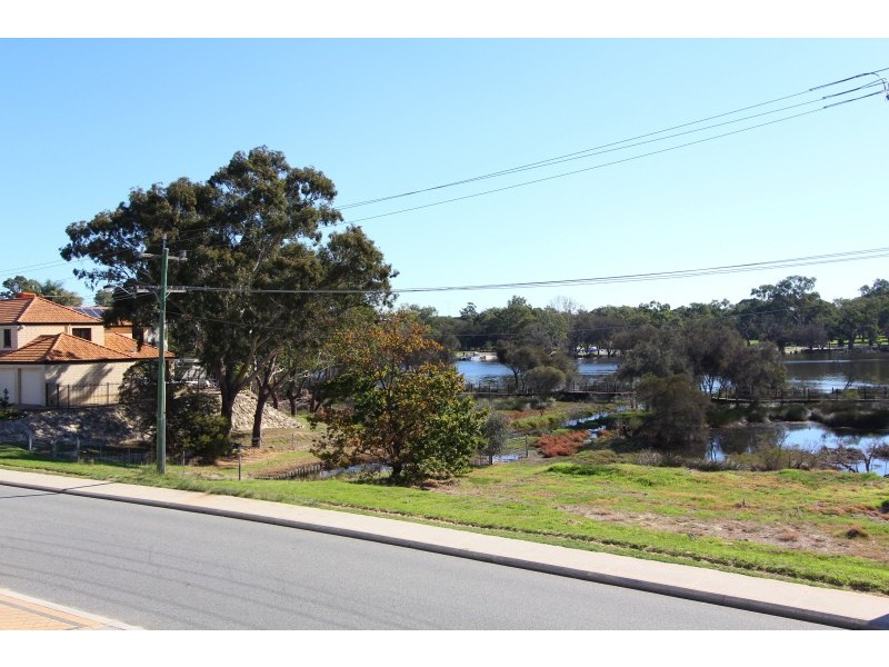 8 Waterview Parade, Ascot WA 6104