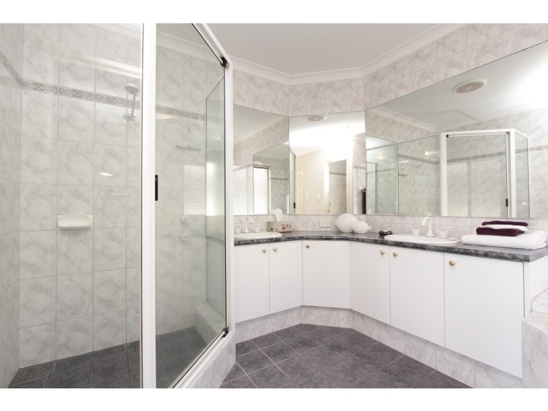 8 Waterview Parade, Ascot WA 6104
