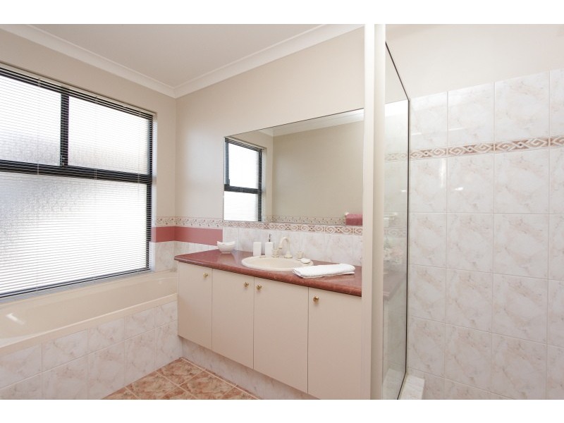 8 Waterview Parade, Ascot WA 6104
