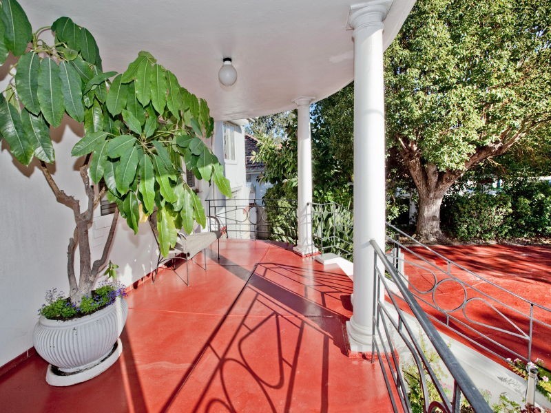 3 Ryrie Avenue, Como WA 6152