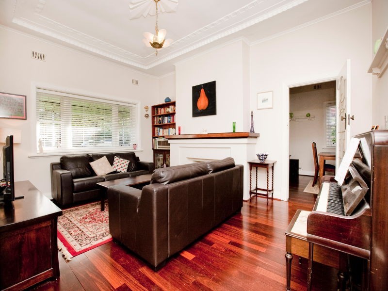 3 Ryrie Avenue, Como WA 6152