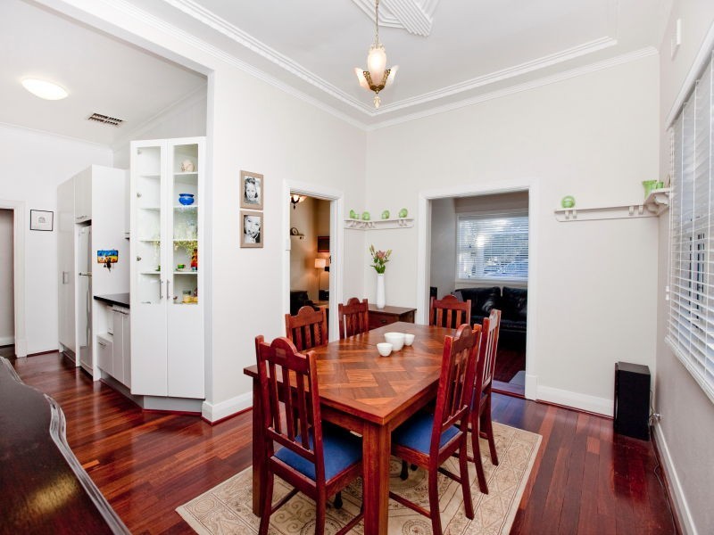 3 Ryrie Avenue, Como WA 6152