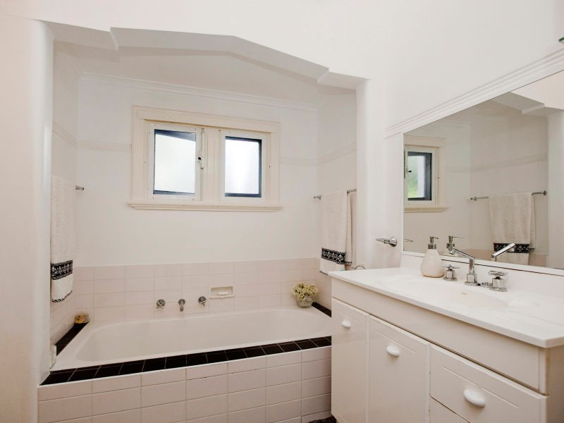 3 Ryrie Avenue, Como WA 6152