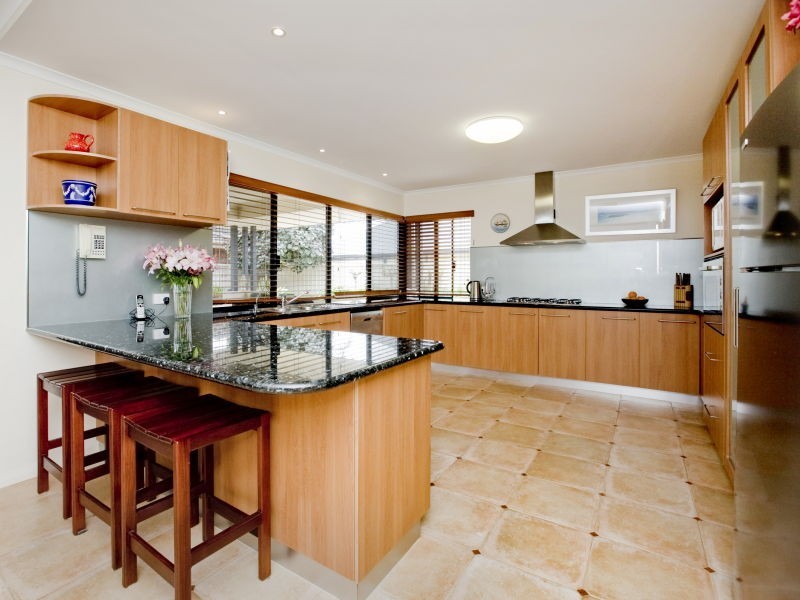 34 Roebuck Drive, Salter Point WA 6152