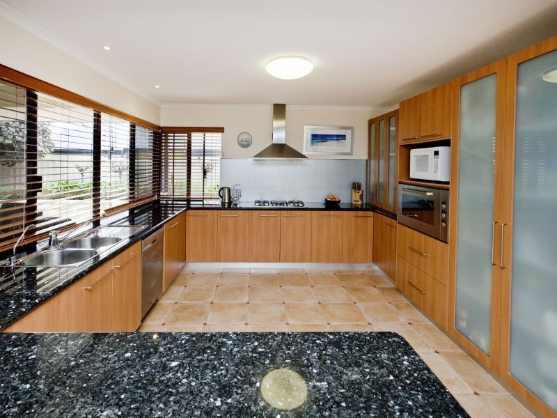 34 Roebuck Drive, Salter Point WA 6152