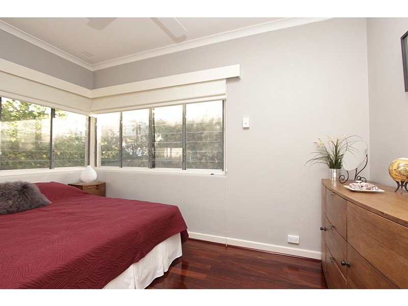 79 THELMA STREET, Como WA 6152