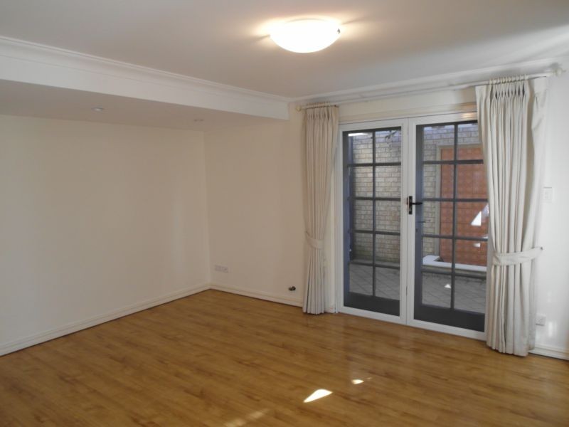 2/3 Hazel Street, Como WA 6152