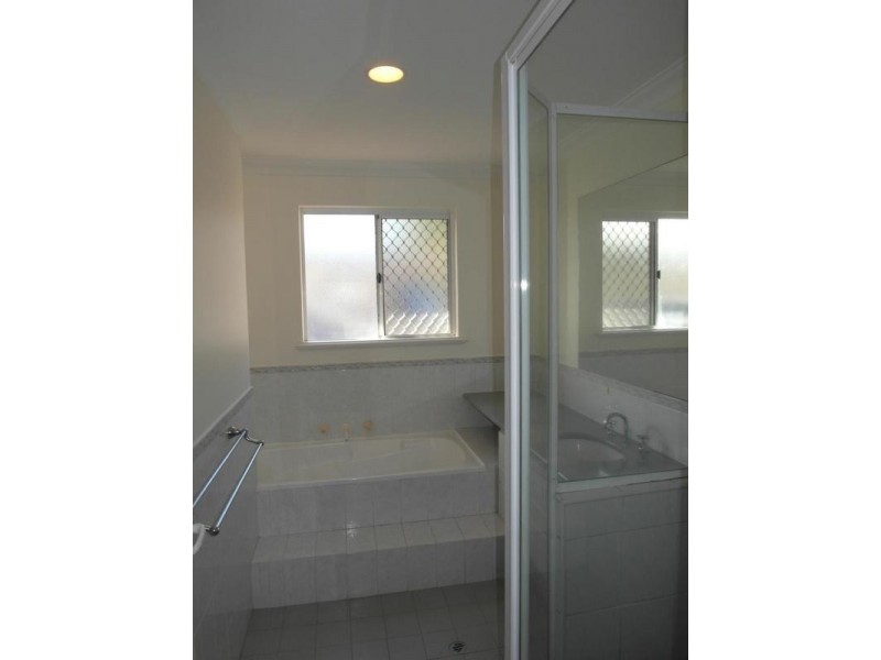 2/3 Hazel Street, Como WA 6152