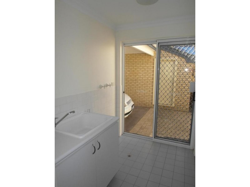 2/3 Hazel Street, Como WA 6152