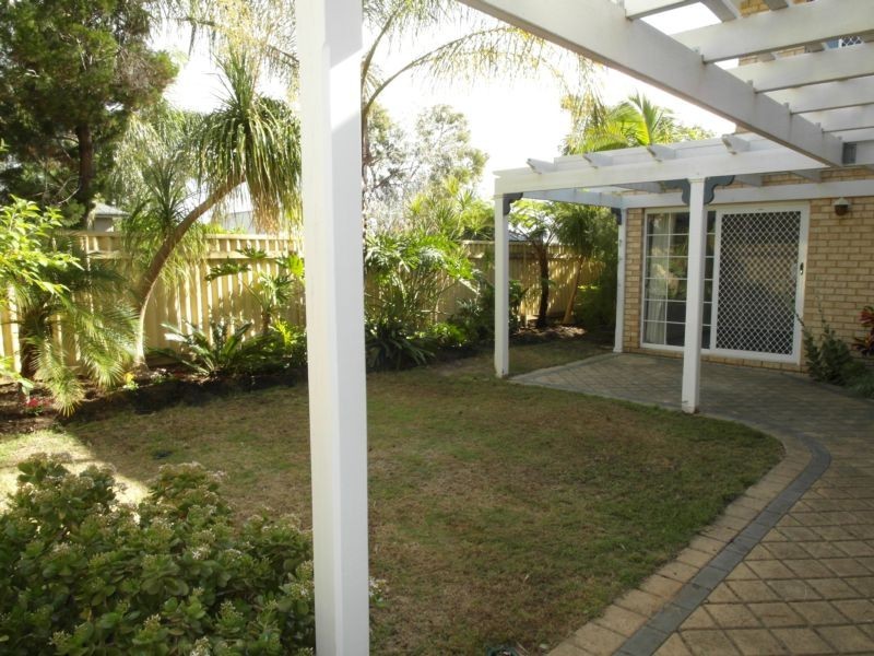 2/3 Hazel Street, Como WA 6152