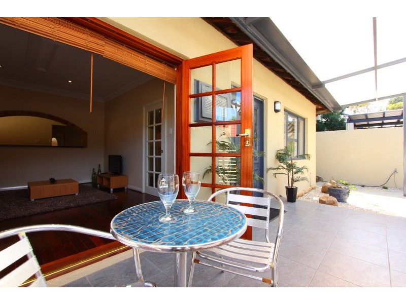 a/327 Canning Highway, Como WA 6152