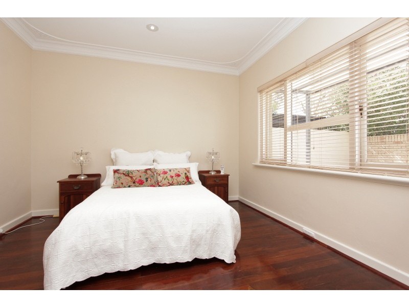 a/327 Canning Highway, Como WA 6152