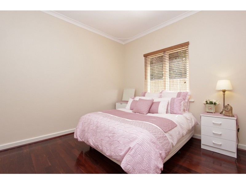 a/327 Canning Highway, Como WA 6152
