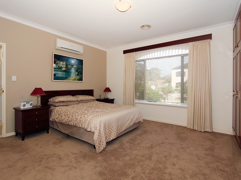 13 McNess Glade, Salter Point WA 6152