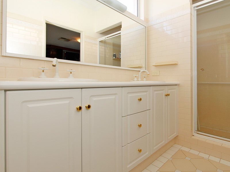 13 McNess Glade, Salter Point WA 6152