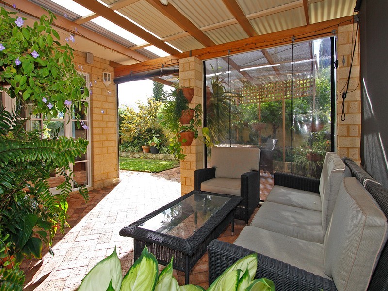 13 McNess Glade, Salter Point WA 6152