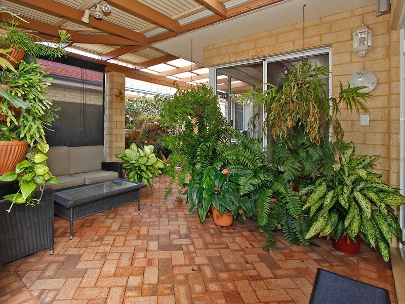 13 McNess Glade, Salter Point WA 6152