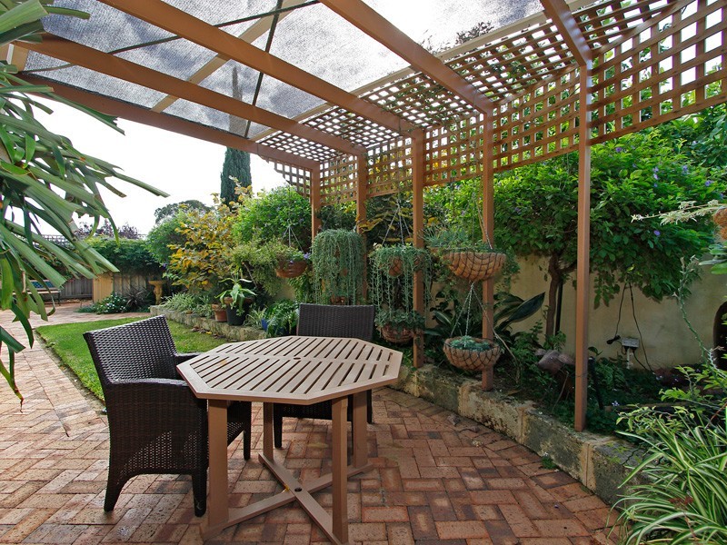 13 McNess Glade, Salter Point WA 6152