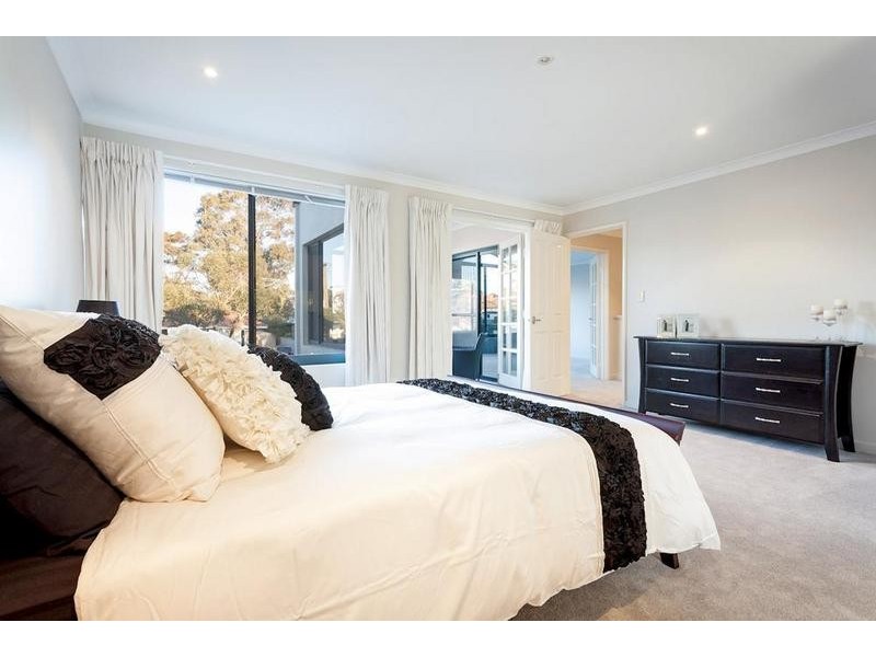 6 Broad Street, Kensington WA 6151