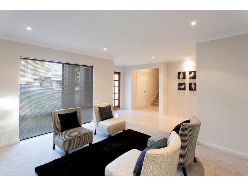 6 Broad Street, Kensington WA 6151