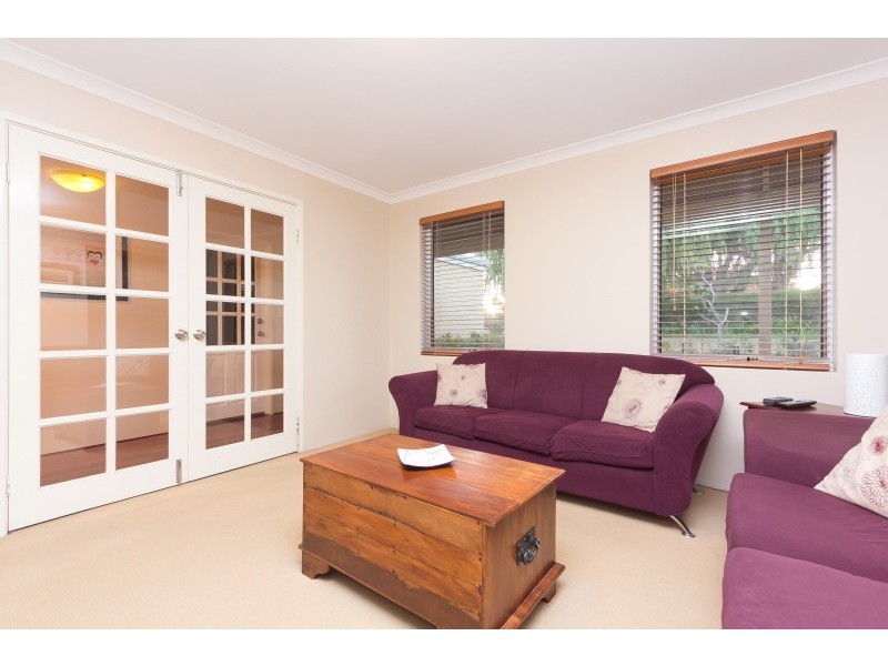 18 Salisbury Street, St James WA 6102