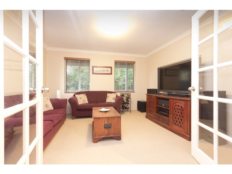 18 Salisbury Street, St James WA 6102