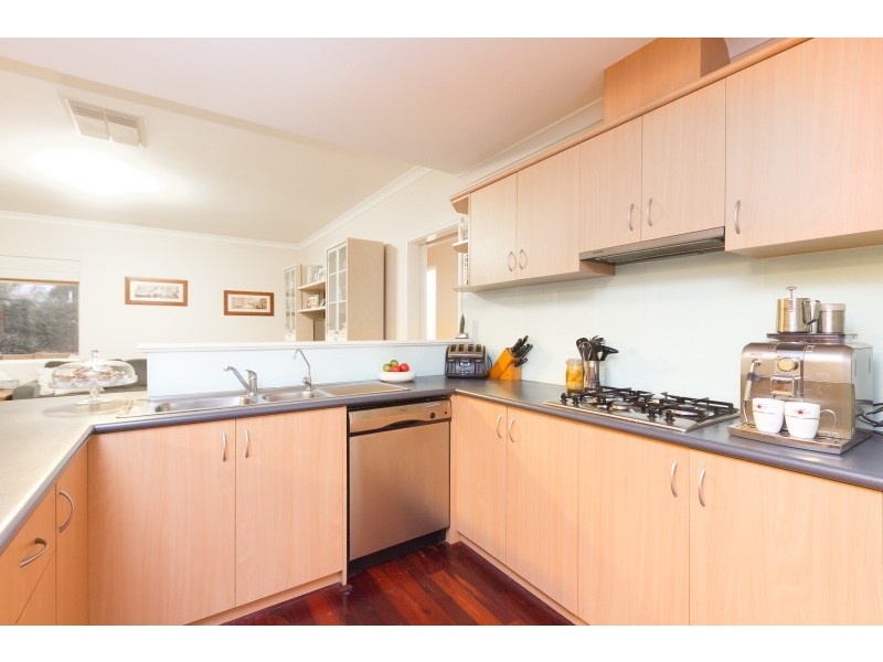 18 Salisbury Street, St James WA 6102