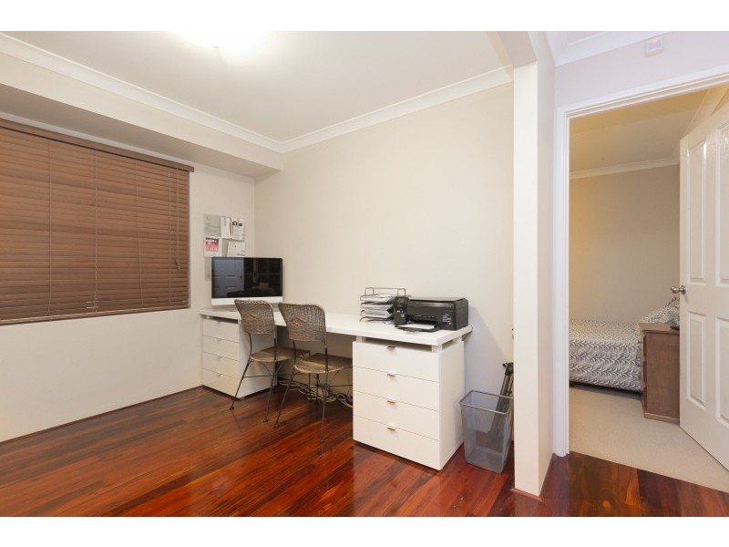 18 Salisbury Street, St James WA 6102