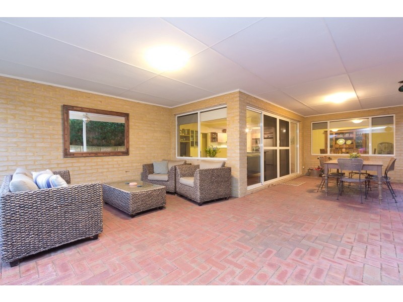 18 Salisbury Street, St James WA 6102